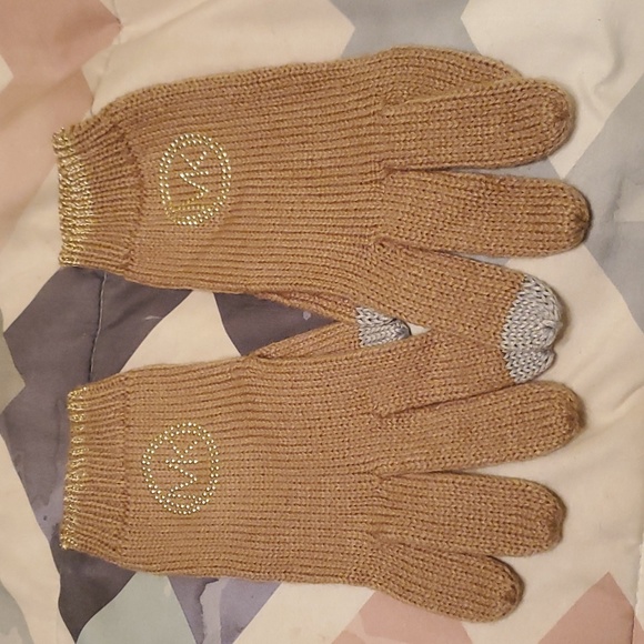 NWOT Michael Kors Tan Gloves - Picture 2 of 5